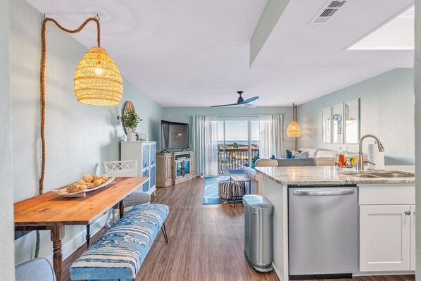 Smart TV, reproductor de DVD y libros