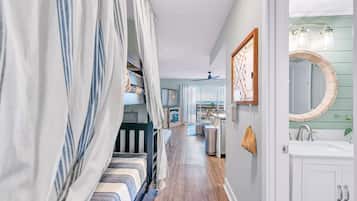 1 bedroom, iron/ironing board, free WiFi, bed sheets