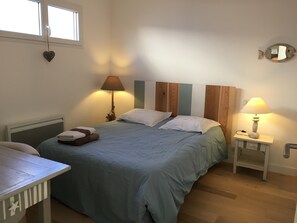 3 bedrooms, iron/ironing board, travel cot, free WiFi