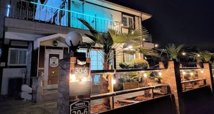 Beach Getaway (Suite 201) for 1 - 3 guests: Perfect Location & Great Views.