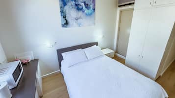 1 Schlafzimmer, Schreibtisch, Bügeleisen/Bügelbrett, kostenloses WLAN