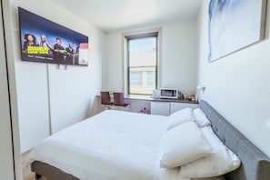 1 bedroom, desk, iron/ironing board, free WiFi
