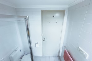 Shower, towels