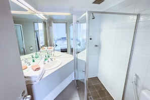 Shower, towels