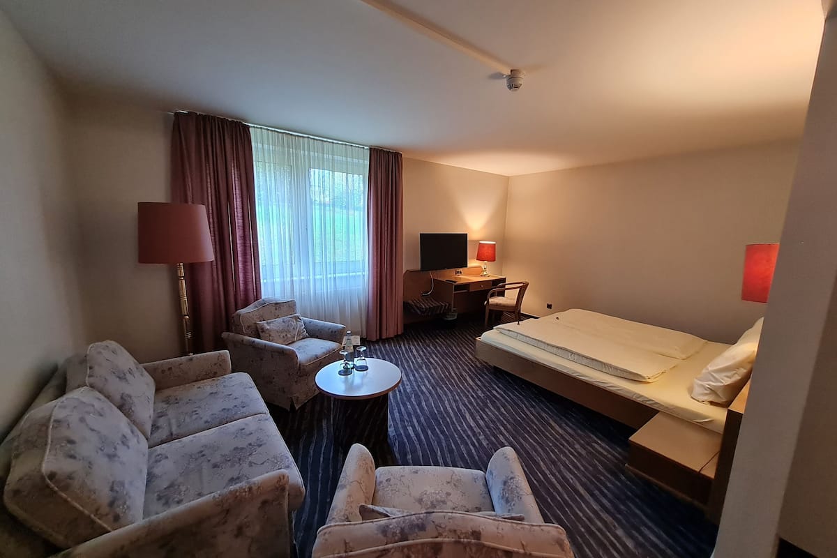 junior studio suite | 1 bedroom, hypo-allergenic bedding, individually decorated