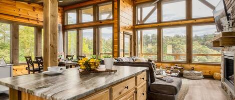 Smart TV, chimenea, videojuegos, futbolito