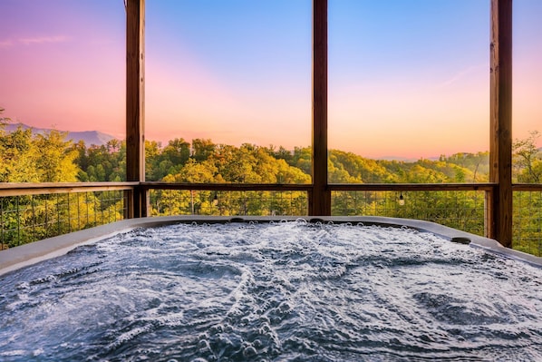 Outdoor spa tub