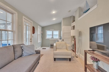 Amazing Lakefront Retreat On Long Lake! 2 Bedroom Home by RedAwn