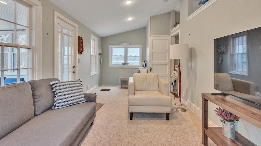 Amazing Lakefront Retreat On Long Lake! 2 Bedroom Home by RedAwning