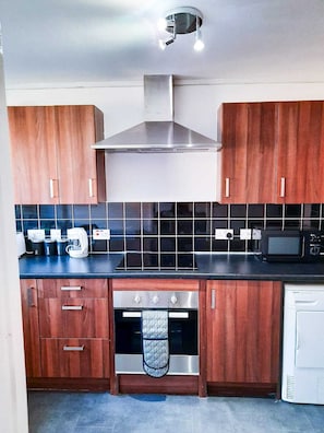 Kühlschrank, Mikrowelle, Toaster