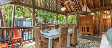 Outdoor dining