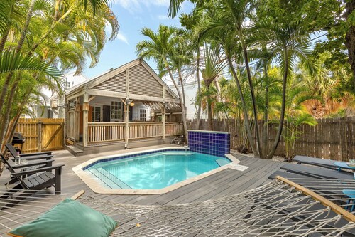 BAHAMA DREAMING ~ Incredibly Located 3 Bed, 2 Bath w/ Private Heated Pool!
