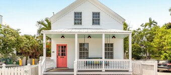 BAHAMA DREAMING ~ Incredibly Located 3 Bed, 2 Bath w/ Private Heated Pool!