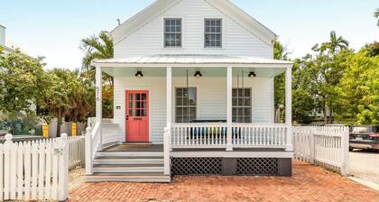 BAHAMA DREAMING ~ Incredibly Located 3 Bed, 2 Bath w/ Private Heated Pool!