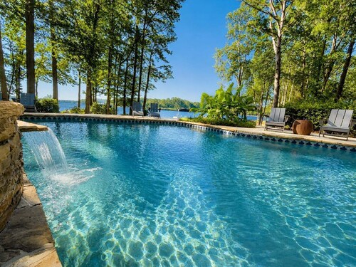 Lakefront Home on Lake Oconee with Salt Water Pool and Hot Tub