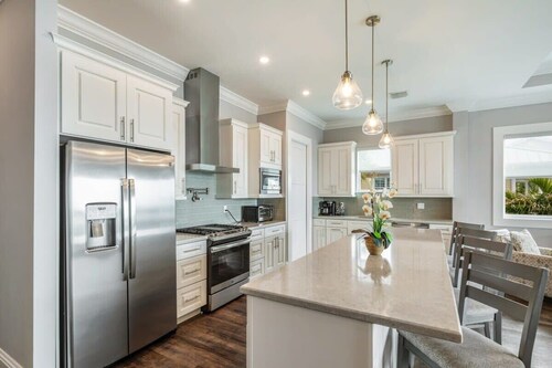 Aquaria House at Lunara Bay