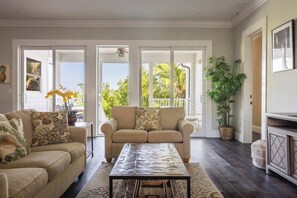 Living area - Capmar House at Lunara Bay (Key West)
