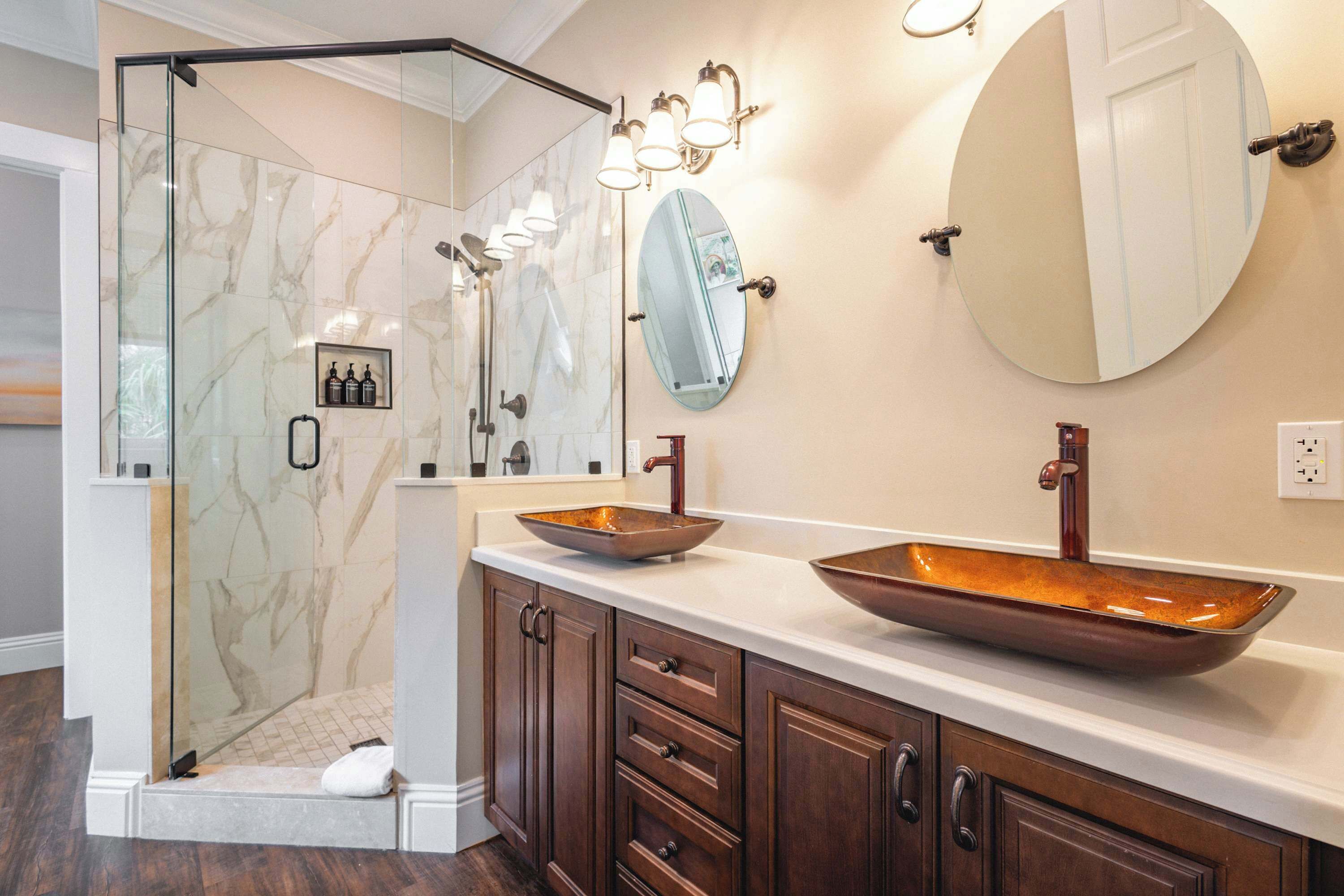 Bathtub, hair dryer, towels