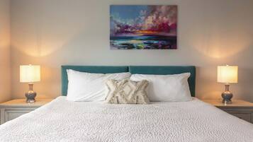 4 bedrooms, iron/ironing board, WiFi, bed sheets