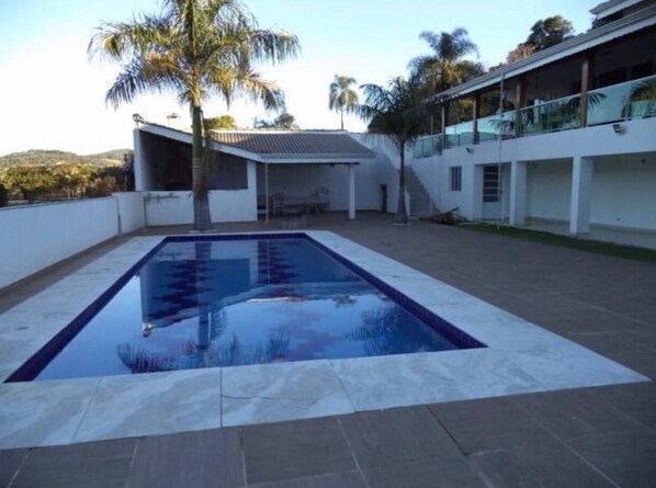 Piscine extérieure, piscine chauffée