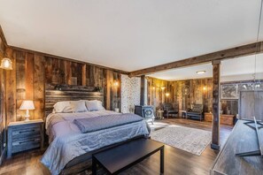 3 habitaciones, escritorio, wifi y ropa de cama 