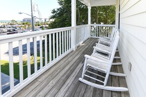 Property grounds - 2nd Row 5 BR  Beach House with Private Pool! Any Given Sunrise (Surfside Beach)