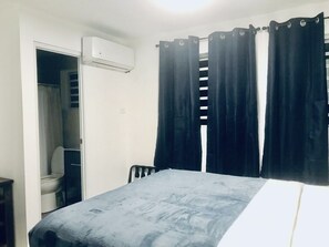 2 bedrooms, iron/ironing board, free WiFi, bed sheets - Hemingway Apt/ Near Plaza del Sol, Casino & Beach (Bayamón)