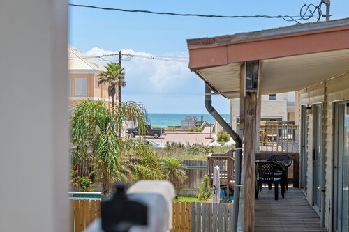 Family Beach House 4BR with Heated Pool and Spa.  Only 200 steps to the sand!