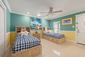 5 bedrooms, iron/ironing board, free WiFi, bed sheets