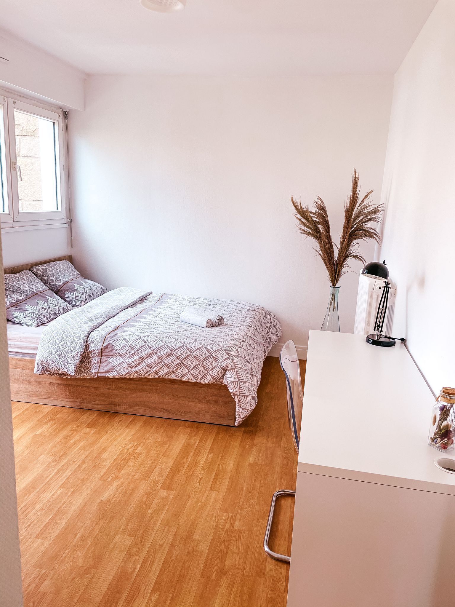 4 多间卧室、办公桌、隔音、熨斗/熨衣板