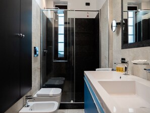 Deluxe Apartment | Bathroom - The Best Rent-Flat in Corso Indipendenza (Milan)