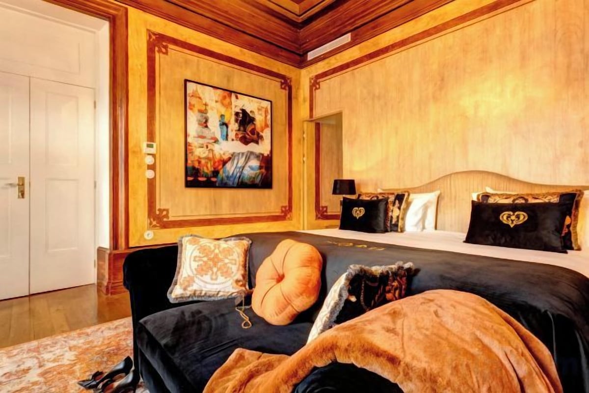 Premium bedding, in-room safe, WiFi (free), individually decorated