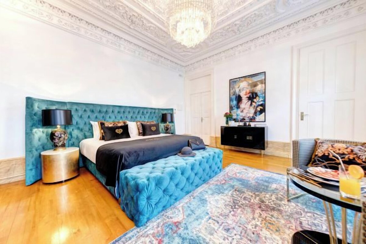 Premium bedding, in-room safe, WiFi (free), individually decorated