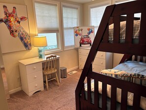 2 slaapkamers, een kluis op de kamer, een strijkplank/strijkijzer