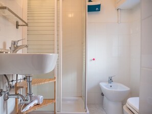 Bathroom - The Best Rent-Flat near S. Agostino (Milan)