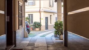 Unclassified image, 5 of 24, button - The Best Rent-Flat near S. Agostino (Milan)