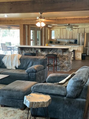 智能电视、壁炉