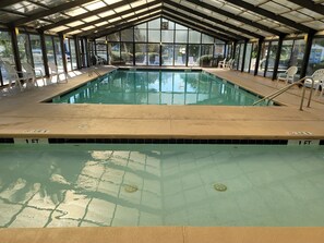 Piscine couverte, piscine extérieure