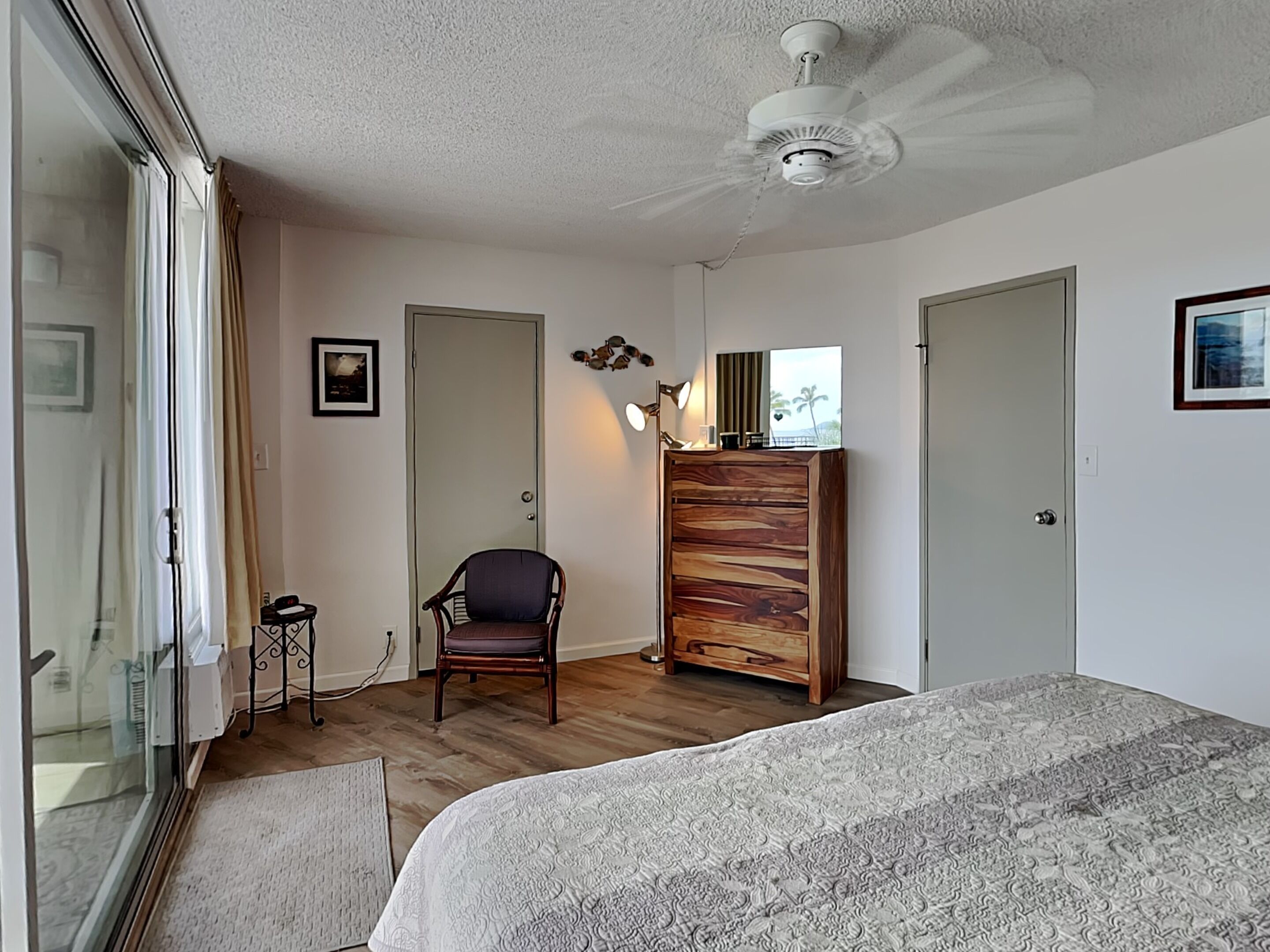 1 bedroom, iron/ironing board, free internet, bed sheets