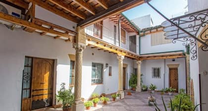 2 bedroom apartment 2 adults historic center