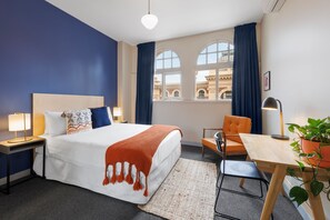 Suite | Blendingsgardiner, lydisolert og sengetøy