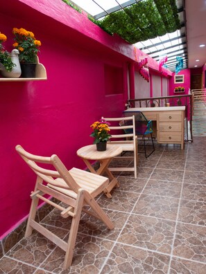 Outdoor dining - House with 5 private rooms with bathrooms with hotel quality. (San Cristóbal de las Casas)