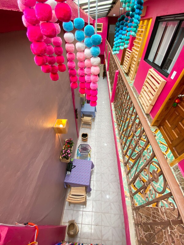 Interior - House with 5 private rooms with bathrooms with hotel quality. (San Cristóbal de las Casas)