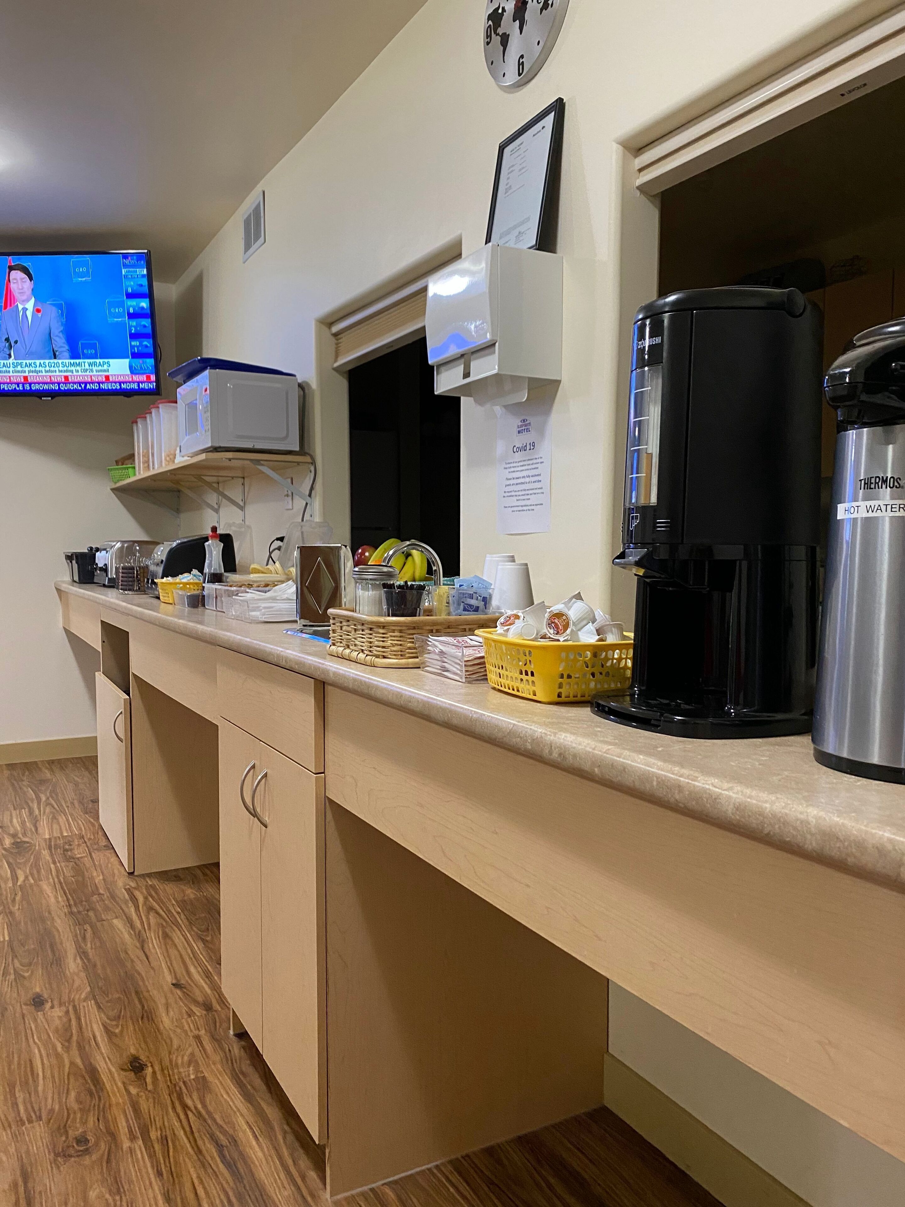 free daily continental breakfast
