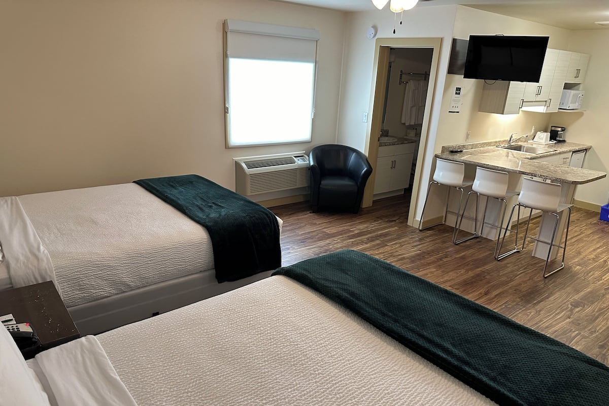 Signature Room | Individually furnished, desk, laptop workspace, blackout curtains