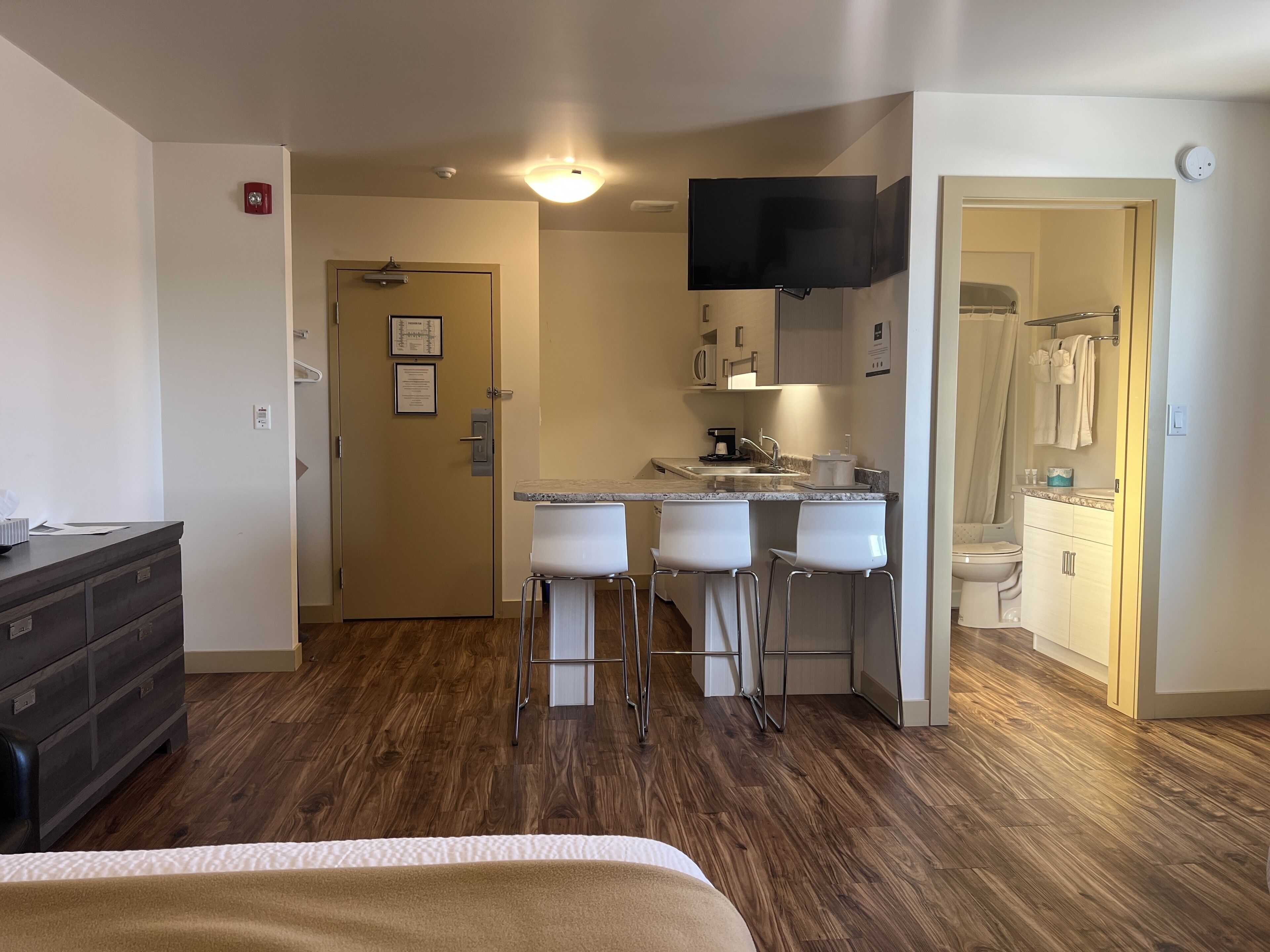 signature room | in-room dining