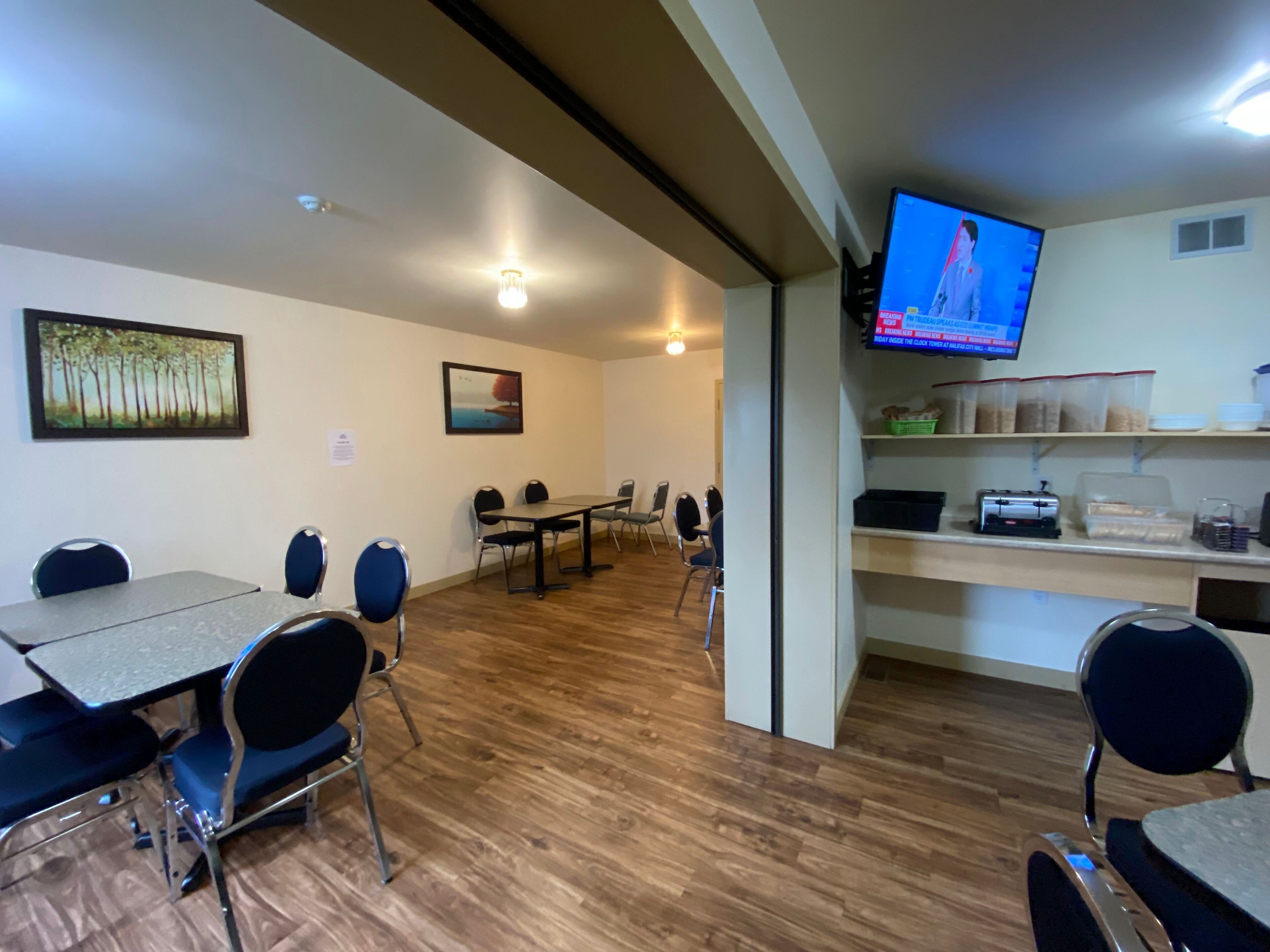 free daily continental breakfast