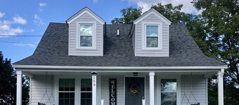 Bright and Serene Country Cottage in the Blue Ridge Mountains