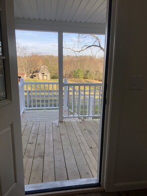Interior - Bright and Serene Country Cottage in the Blue Ridge Mountains (Hillsville)