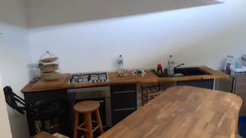 KylskÄp, ugn, spishÀll och vattenkokare